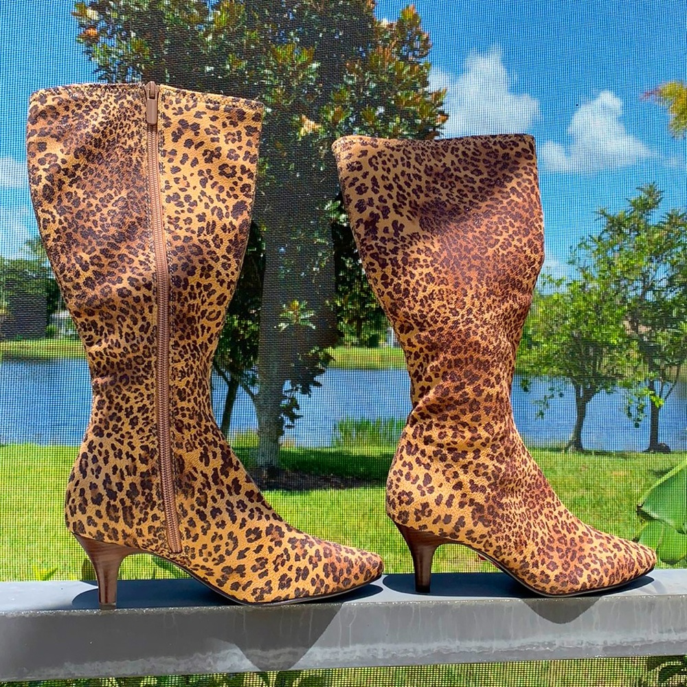 Impo Cheetah stretch boot worn only twice! Size 6M but  fit 6.5 easily!